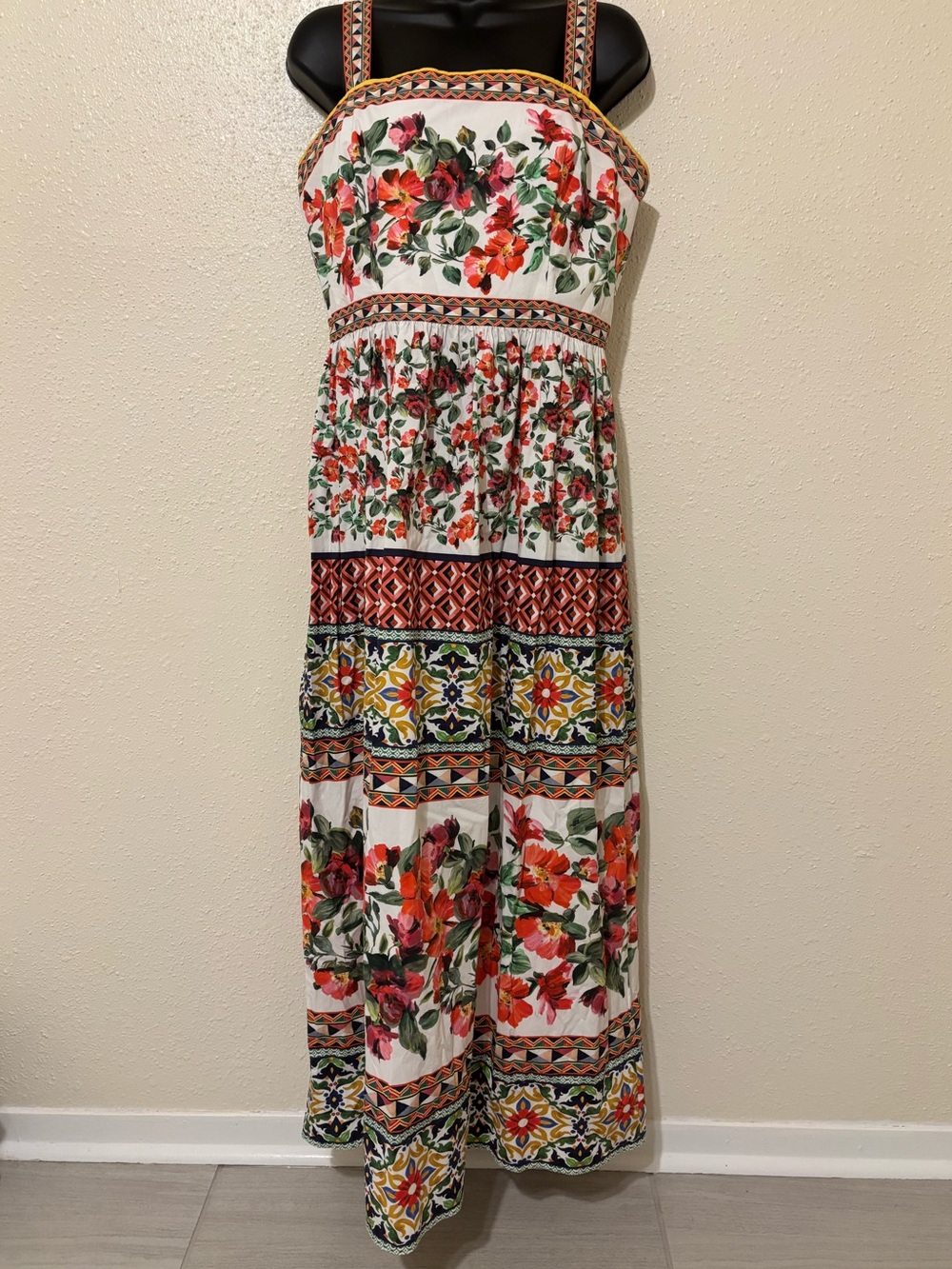 Antonio Melani Maxi Dress size 10 don’t stretch used one time in good conditions